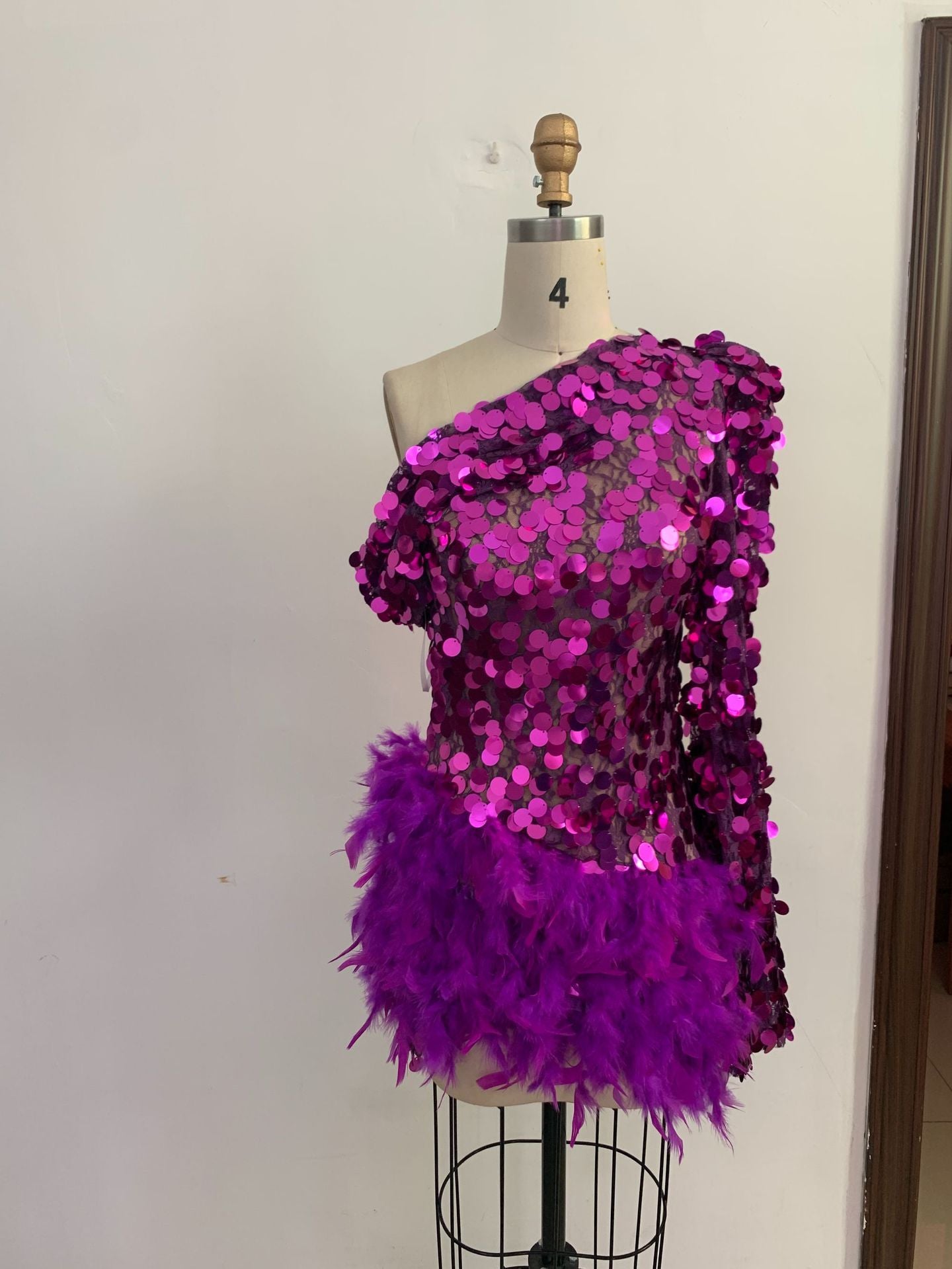 Purple Sequined Feather Skirt One-shoulder Sleeve Short Dress Luxury Party Stage Performance Dress - BabynBeauty