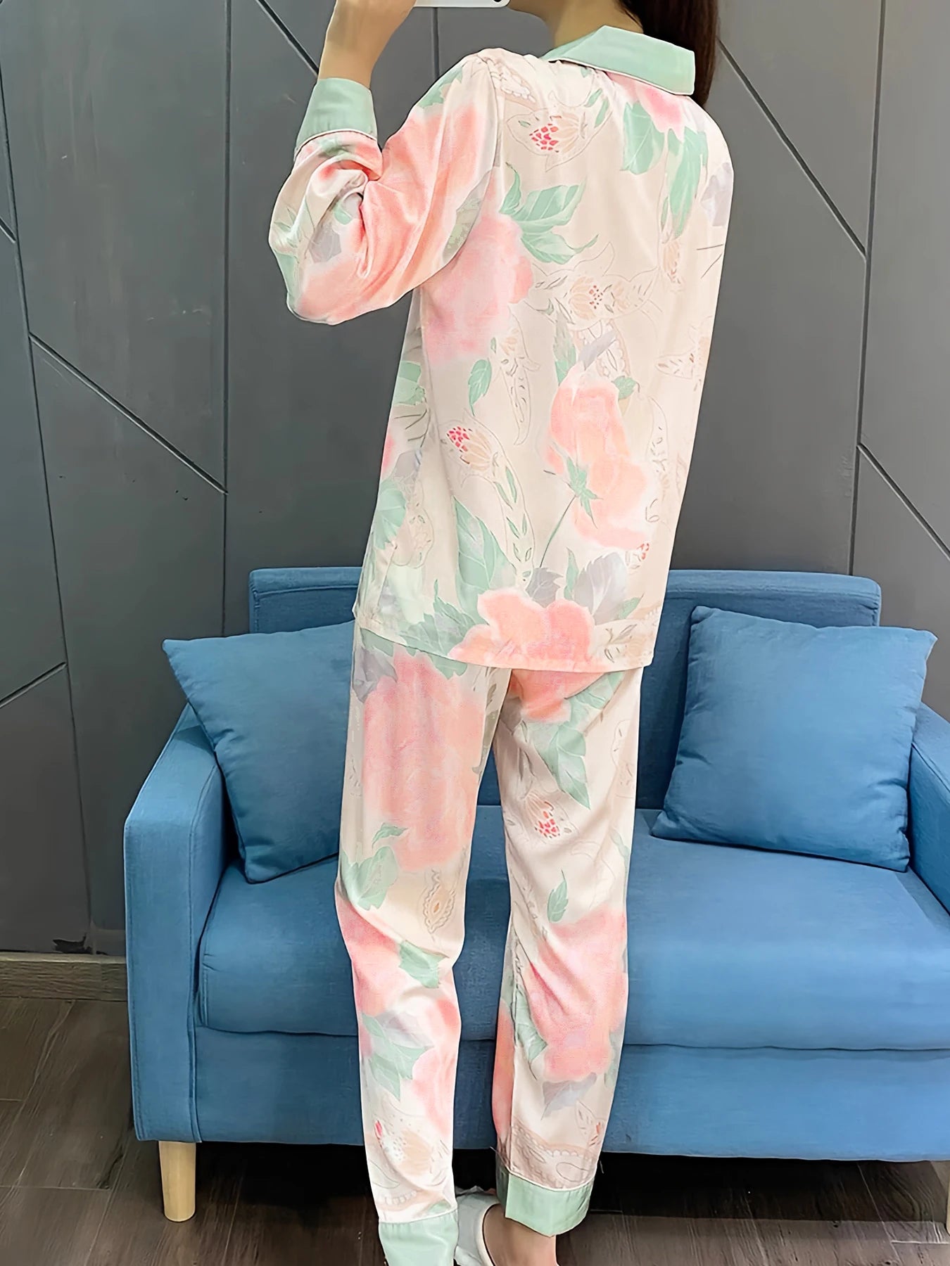 Women's Satin Simulated Silk Lotus High end Breathable Silk Slip Pajamas Women's Soft Simulated Silk Clothing Set