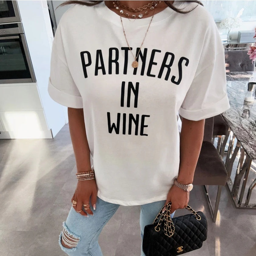 Women's Short Sleeved T-shirt With Fashionable Printed Bottom - BabynBeauty