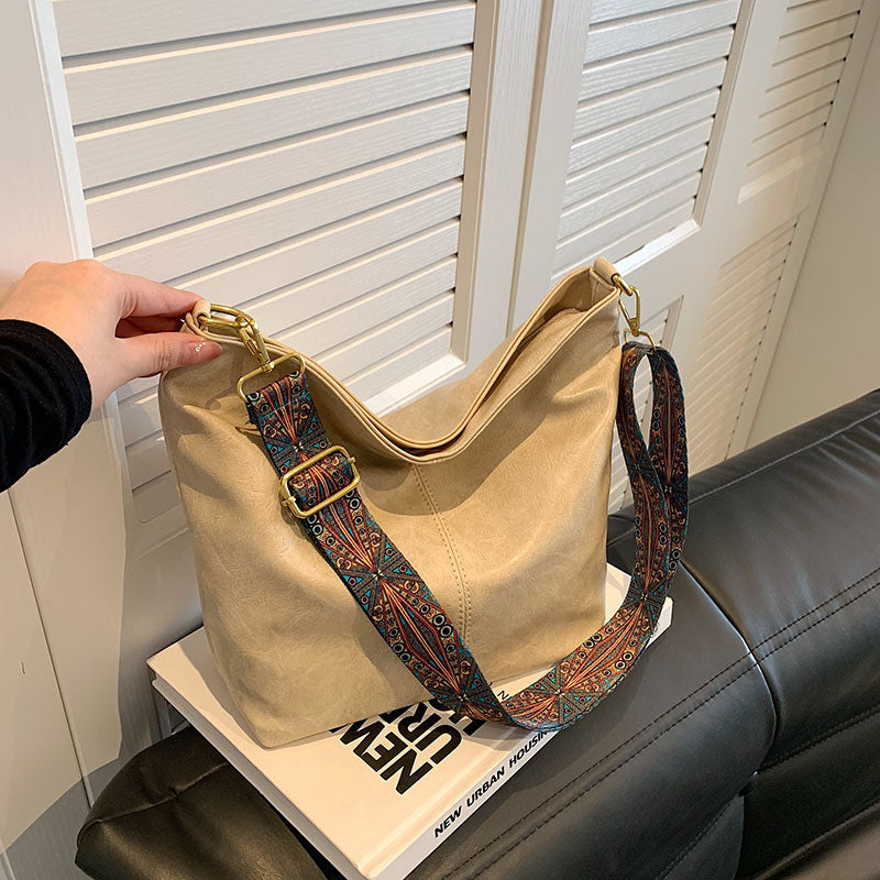 Retro Shoulder Messenger Bag Large Capacity Commuter Women's Bucket Bag