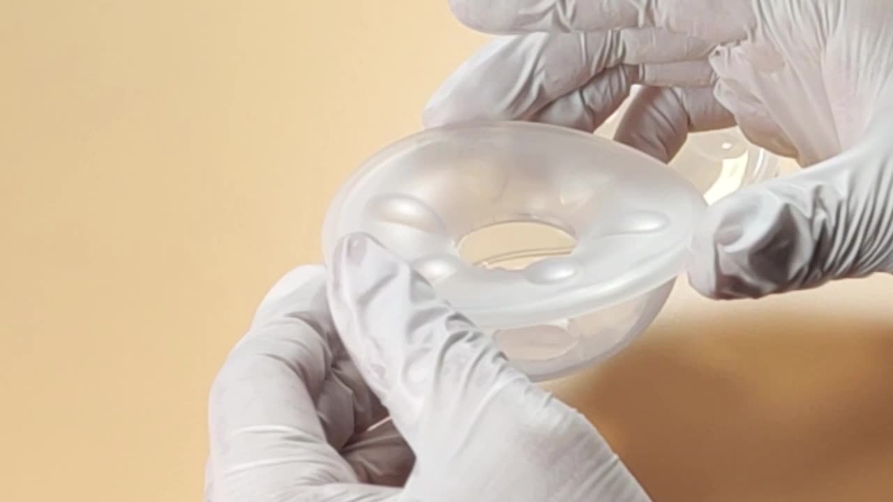 New Type Silicone Breast Milk Collector Multi-purposeAnti-spillMilk SeparationAnti-leakageNipple ProtectionDirect From Manufacturer - BabynBeauty