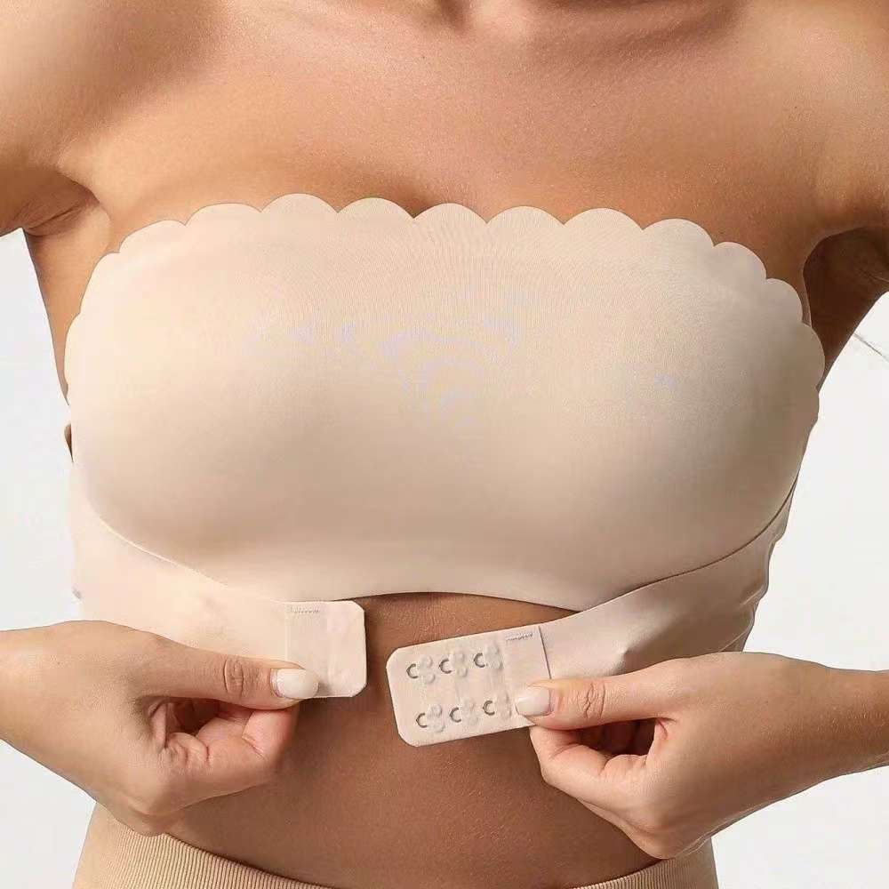 Oblique Shoulder Hollow-out Lace Band Chest Pad Naked Women Sense Seamless Bras - BabynBeauty